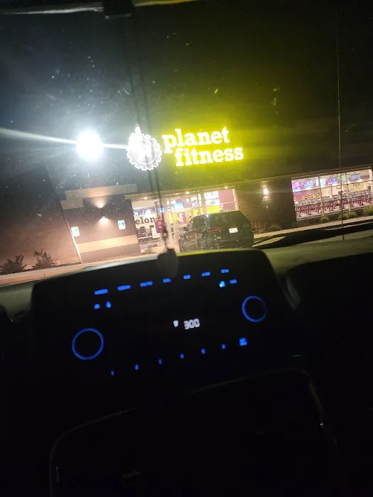 Planet Fitness Picture 8
