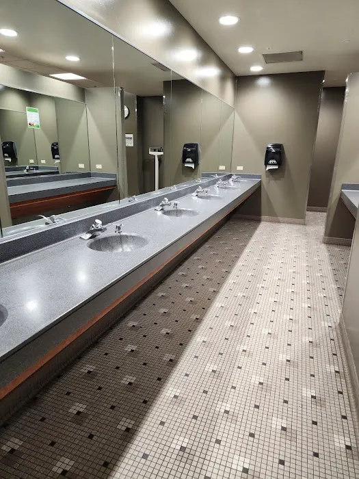 LA Fitness Picture 4