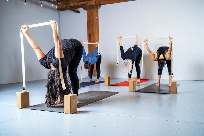 Yoga In Vogue Picture 2