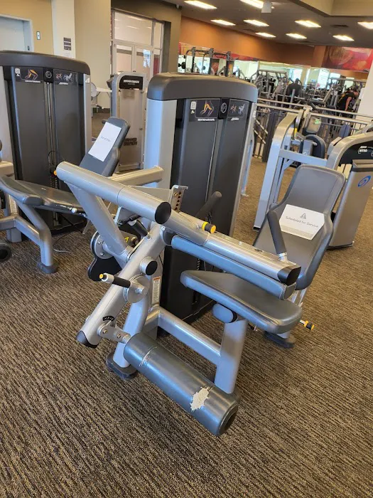 LA Fitness Picture 4
