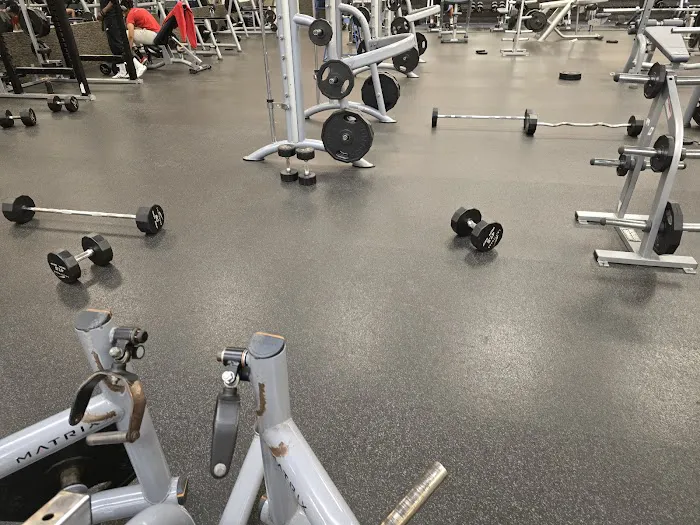 LA Fitness Picture 1