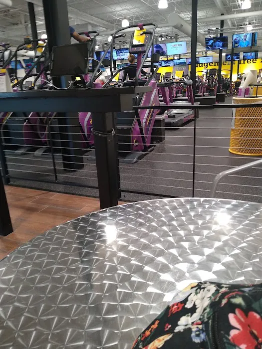 Planet Fitness Picture 9