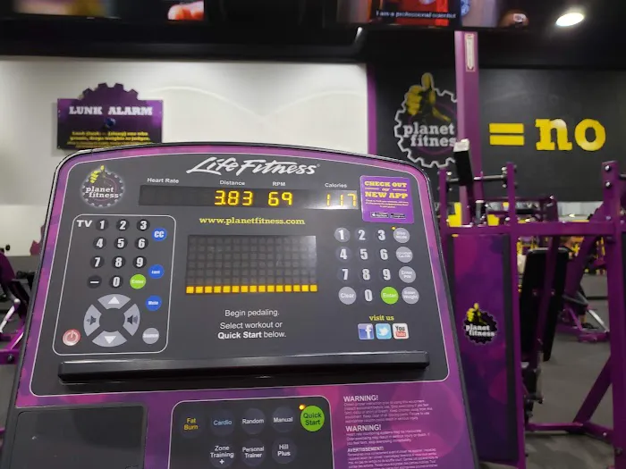 Planet Fitness Picture 1