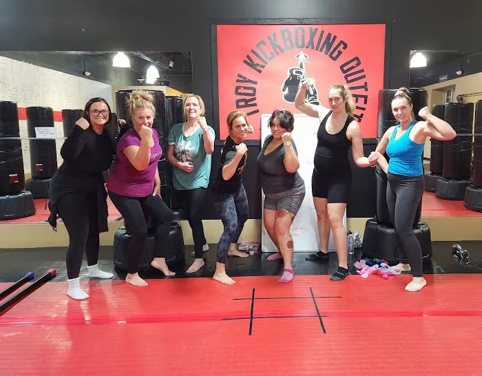 Troy Kickboxing Outfit Picture 3