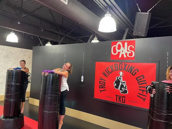 Troy Kickboxing Outfit Picture 8