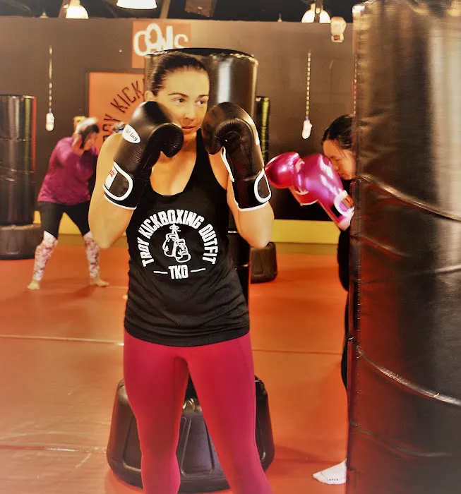 Troy Kickboxing Outfit Picture 10