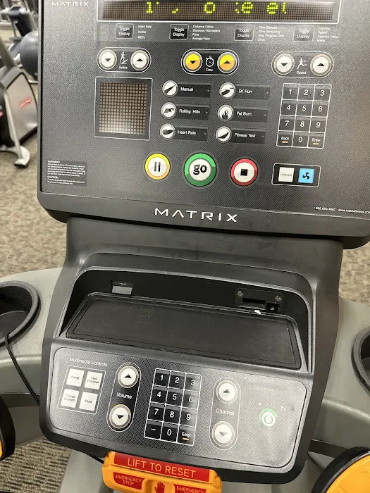 LA Fitness Picture 9