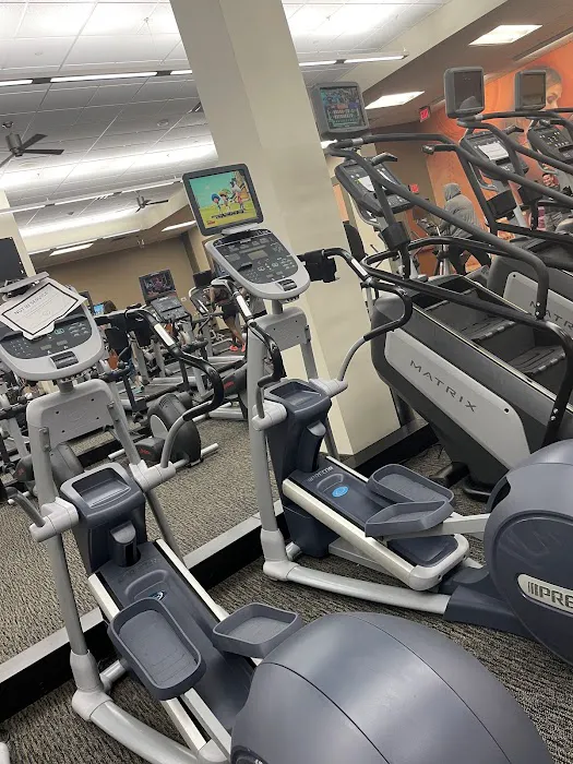 LA Fitness Picture 4