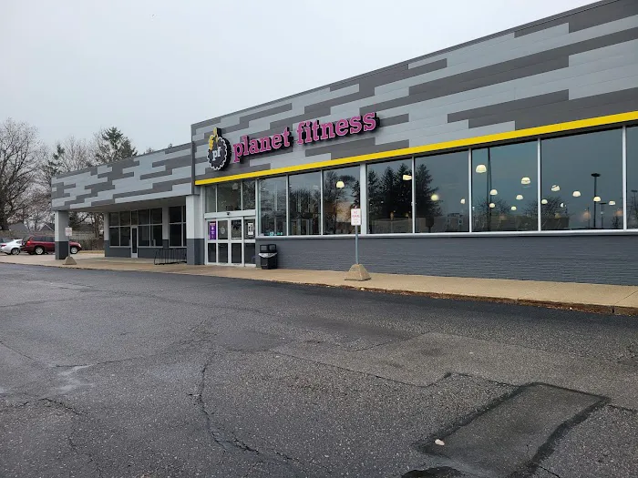 Planet Fitness Picture 1