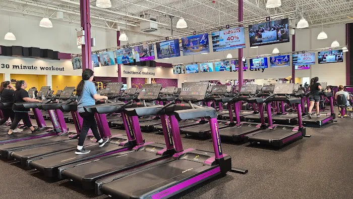 Planet Fitness Picture 9