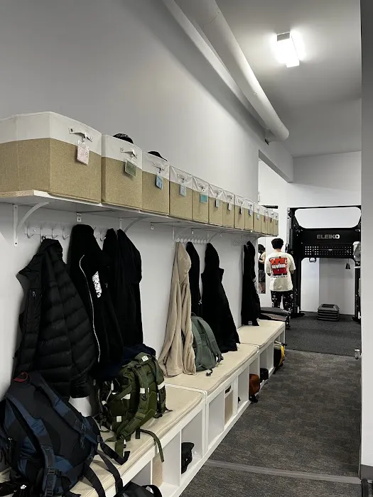 5W Strength Club Picture 9