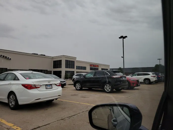 Gold's Gym Picture 6