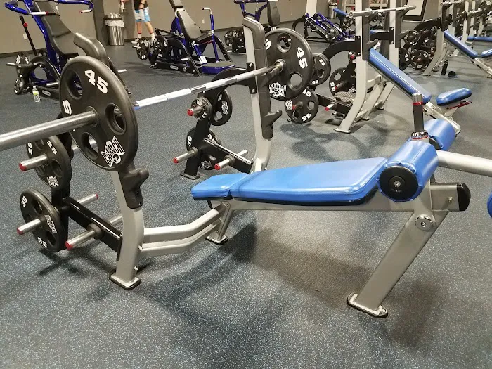 Crunch Fitness - Normal Picture 3