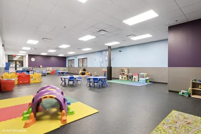 Crunch Fitness - Normal Picture 2