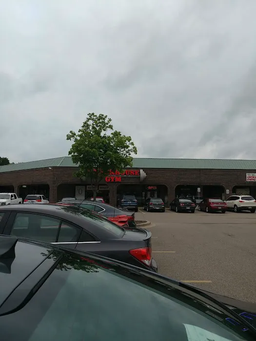 Powerhouse Gym Madison Heights Picture 4