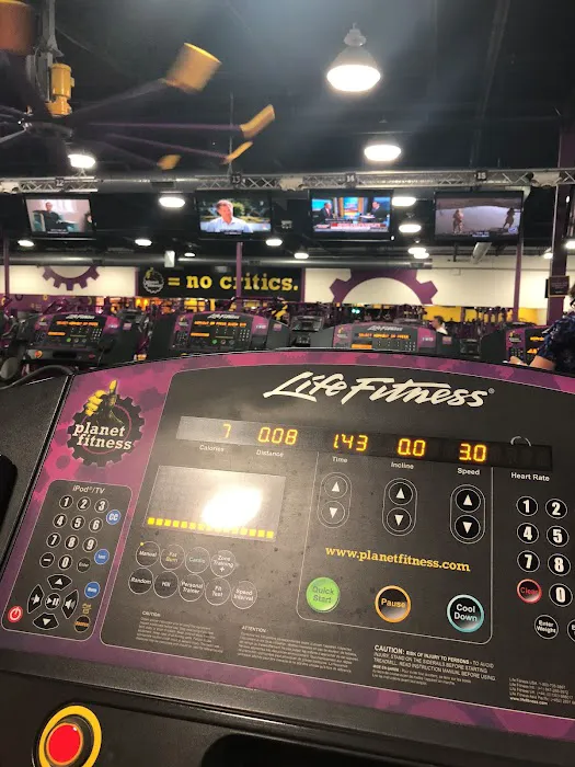 Planet Fitness Picture 7