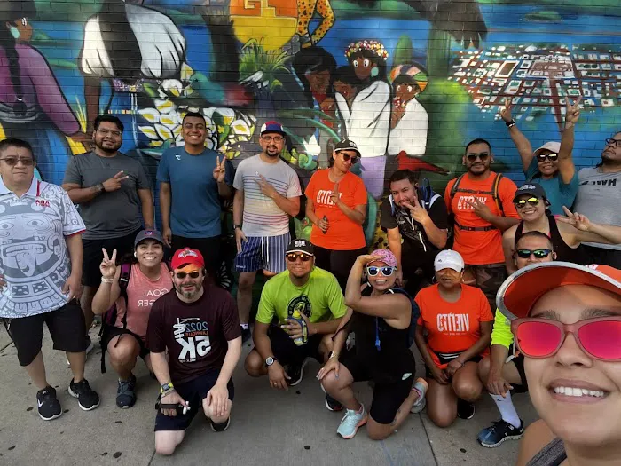 Viento - Little Village Runners Club Picture 6