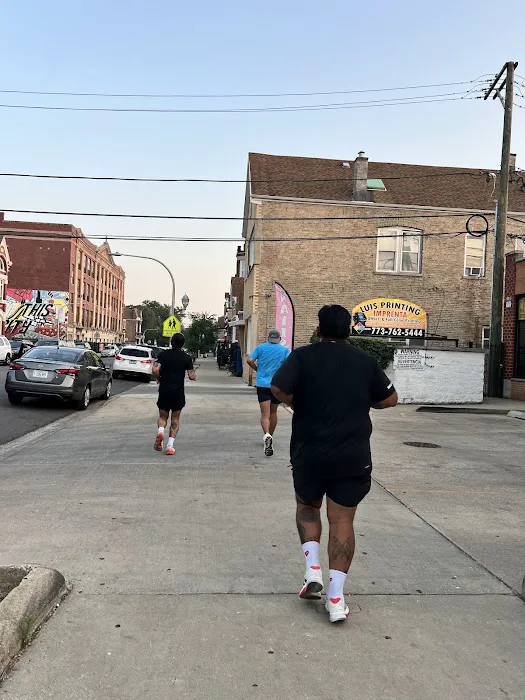 Viento - Little Village Runners Club Picture 4