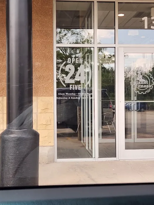 Planet Fitness Picture 4