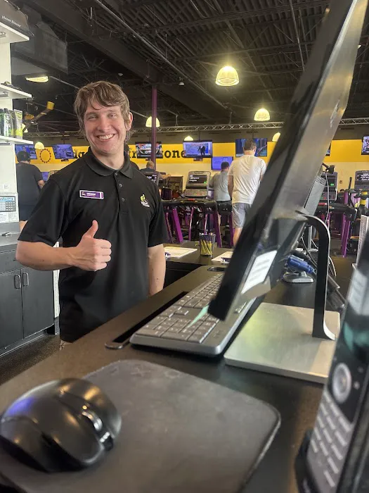 Planet Fitness Picture 6