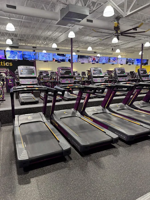 Planet Fitness Picture 6