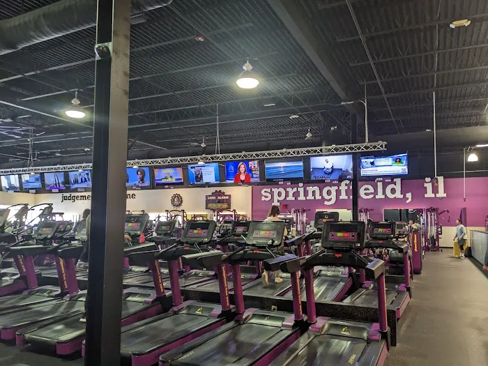 Planet Fitness Picture 8