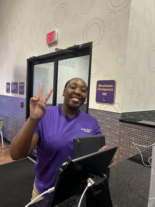 Planet Fitness Picture 10