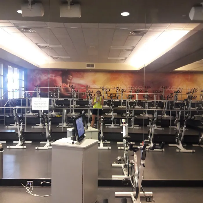 LA Fitness Picture 4