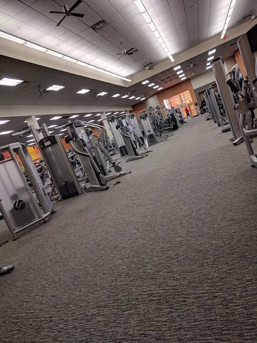 LA Fitness Picture 6