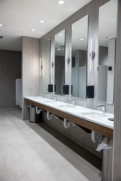 Powerhouse Gym Partridge Creek Mall Picture 7