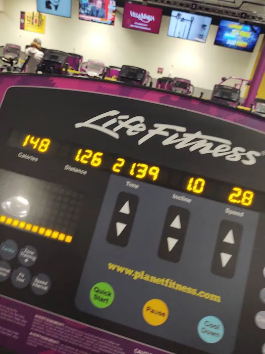 Planet Fitness Picture 6