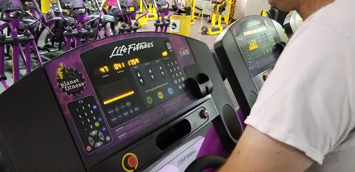 Planet Fitness Picture 7