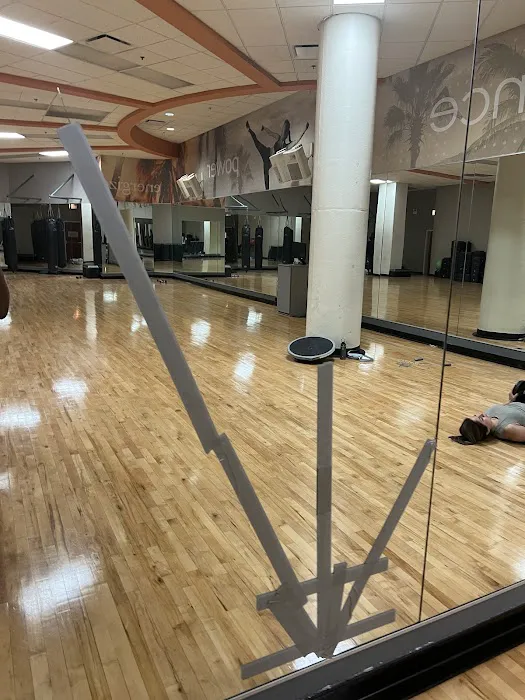 LA Fitness Picture 1