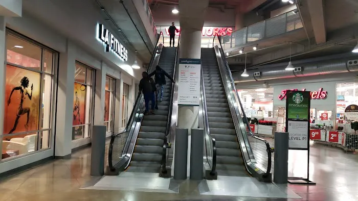 LA Fitness Picture 6