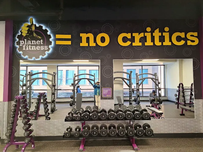 Planet Fitness Picture 7