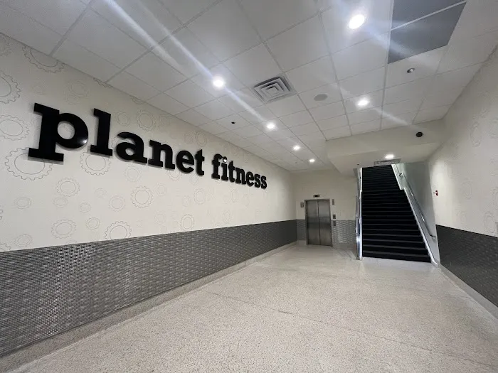 Planet Fitness Picture 10