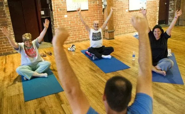 Downtown yoga Picture 1