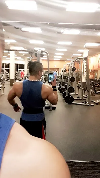 LA Fitness Picture 5