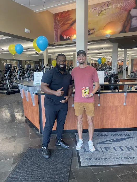 LA Fitness Picture 9