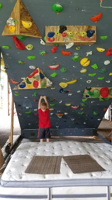18:2 Rock Climbing Wall Picture 6