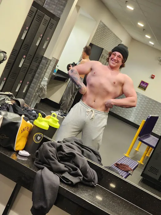 Planet Fitness Picture 7