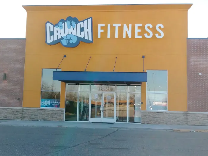 Crunch Fitness - Clinton Township Picture 3