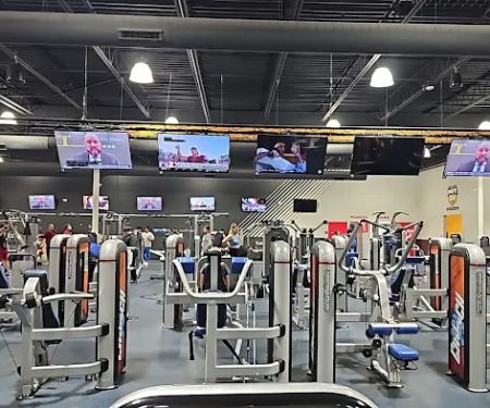 Crunch Fitness - Clinton Township
