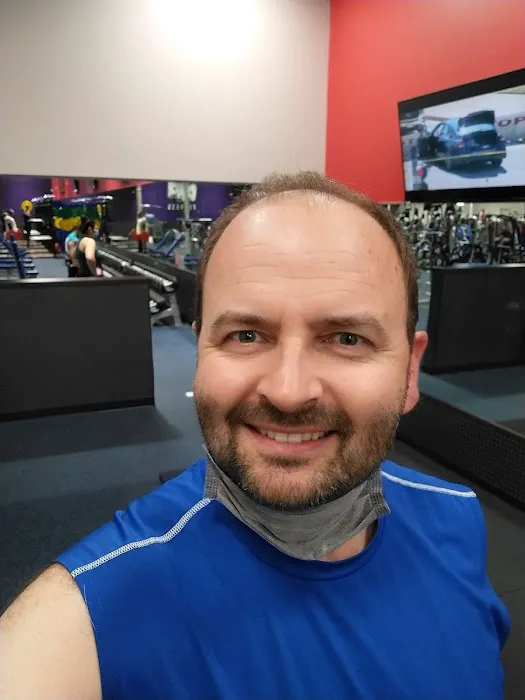 Crunch Fitness - Clinton Township Picture 7