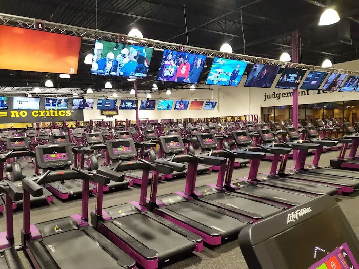 Planet Fitness Picture 2