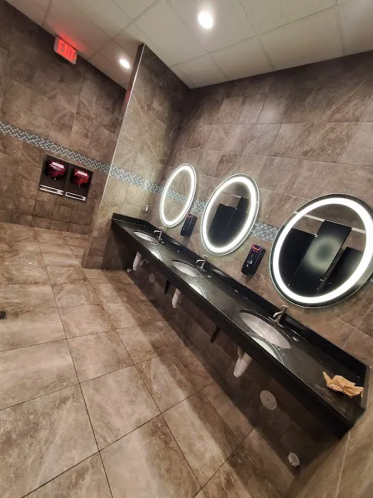 Planet Fitness Picture 9