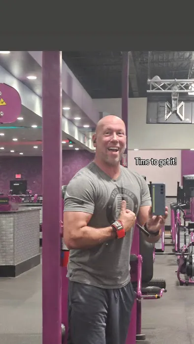 Planet Fitness Picture 10