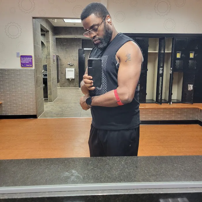 Planet Fitness Picture 8