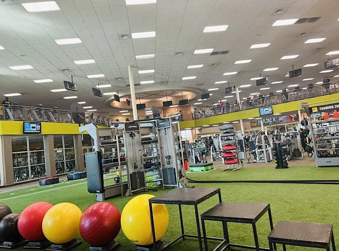 LA Fitness Picture 2