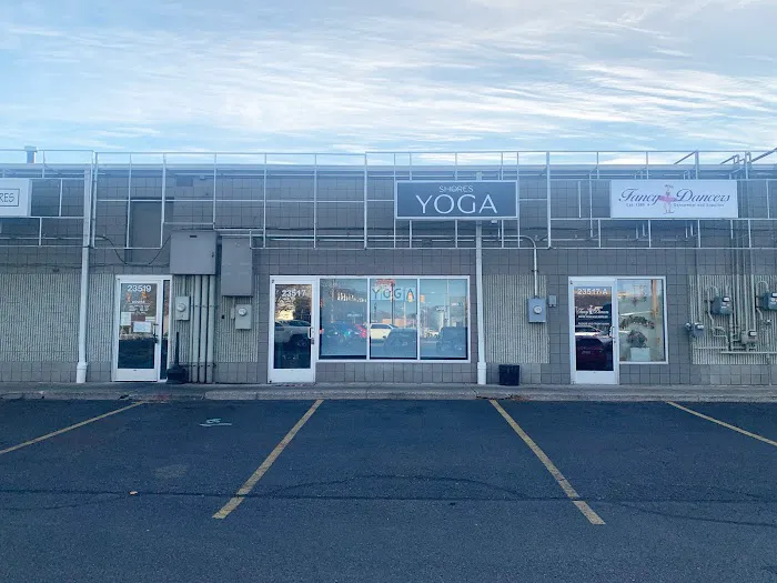 Shores Yoga Picture 3